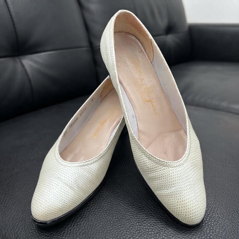 Vtg Salvatore Ferragamo Wedge Pumps Womens 5.5B Beige Lizard Embossed Leather
